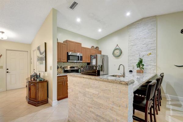 Boynton Lakes 3, 28 Walcott Dr, Boynton Beach, Florida 33426, image 1