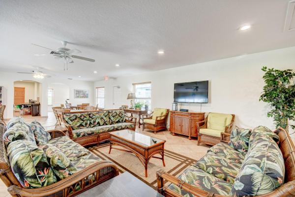 Paget House, 5520 N Ocean Blvd #105, Ocean Ridge, Florida 33435, image 1