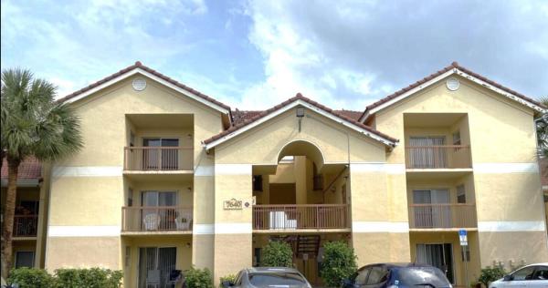 South Palm Place, 7640 Westwood Dr #418, Tamarac, Florida 33321, image 1