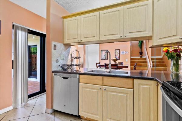 Somerset, 3764 Victoria Dr, West Palm Beach, Florida 33406, image 3