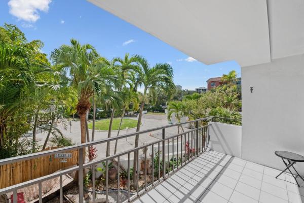 Yorktown, 1500 Presidential Way #205, West Palm Beach, Florida 33401, image 3