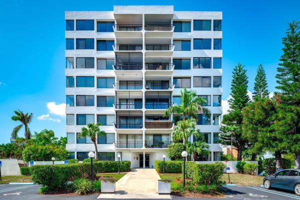 Yorktown, 1500 Presidential Way #303, West Palm Beach, Florida 33401, image 1