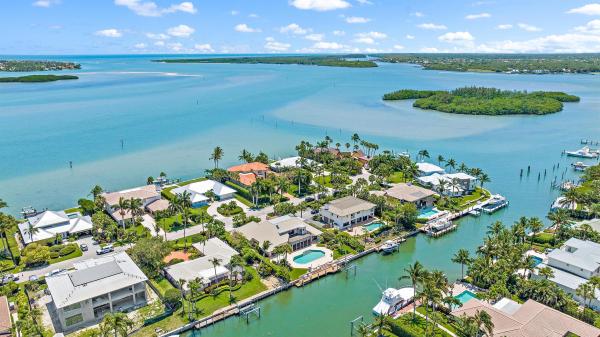 19 Island Rd, Florida 34996, image 1