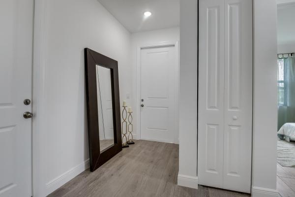 Southern Boulevard Pines, 166 Neva Dr, West Palm Beach, Florida 33415, image 2