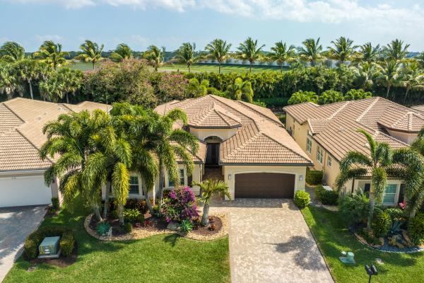 Valencia Cove, 8382 Cameron Cave Dr, Boynton Beach, Florida 33473, image 2
