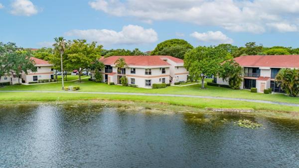 Applewood Village 2, 2748 Carambola Cir, Coconut Creek, Florida 33066, image 1