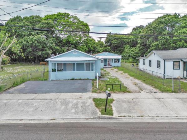 Courtney Terrace, 513 N 17th N St, Fort Pierce, Florida 34950, image 1
