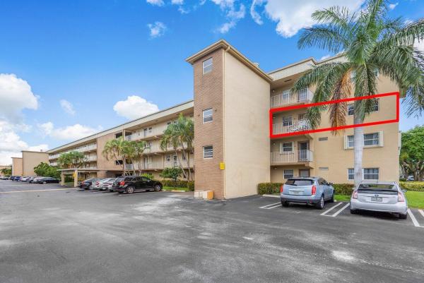 Village Royale Greenside, 2400 NE 1st Ln #310, Boynton Beach, Florida 33435, image 1