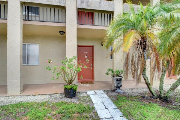 Forest Hill Gardens East, 6086 Forest Hill Blvd #110, West Palm Beach, Florida 33415, image 1