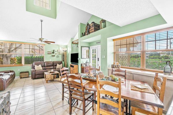 Wellesley At Lake Clarke Shores, 8108 Oakton Ct #8A, Lake Clarke Shores, Florida 33406, image 2