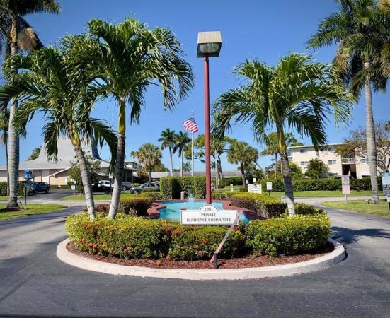 Lake Clarke Gardens, 2811 S Garden Dr #303, Palm Springs, Florida 33461, image 1