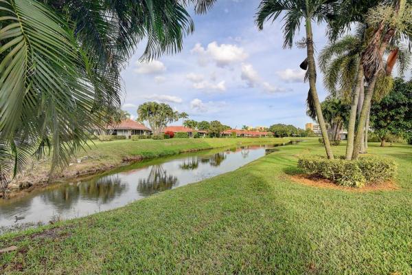 Yorktowne Villas, 370 Yorktowne Cir, Atlantis, Florida 33462, image 1