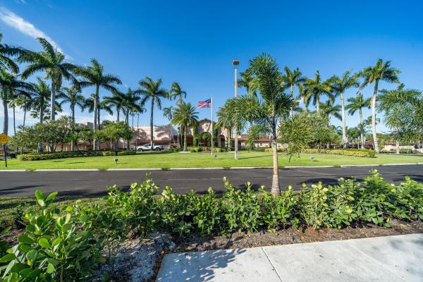 Huntington Pointe, 6093 Pointe Regal Cir #305, Delray Beach, Florida 33484, image 2