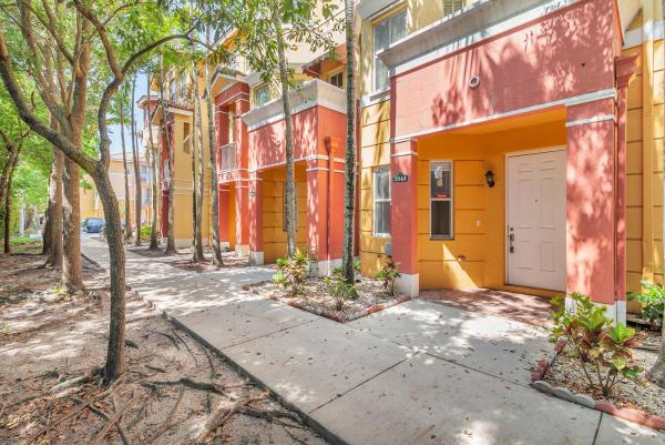 Shoma Townhomes At Royal Palm Beach, 2044 Shoma Dr, Royal Palm Beach, Florida 33414, image 1