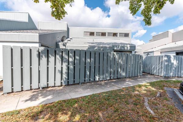 Boca Hills Villas, 231 NW 15th St, Boca Raton, Florida 33432, image 1