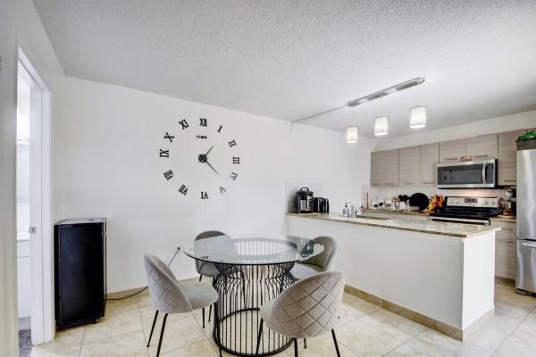 Waterside Luxury Townhomes, 735 Mill Valley Pl, West Palm Beach, Florida 33409, image 1