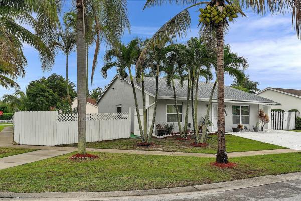 Lantana Homes, 5961 Triphammer Rd, Lake Worth Beach, Florida 33463, image 1