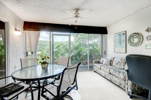 Emerald Pointe, 7909 Coral Pointe Dr, Delray Beach, Florida 33446, image 2