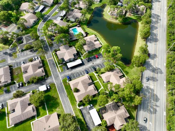 Surrey Woods, 2811 Stoneway Ln #C, Fort Pierce, Florida 34982, image 2