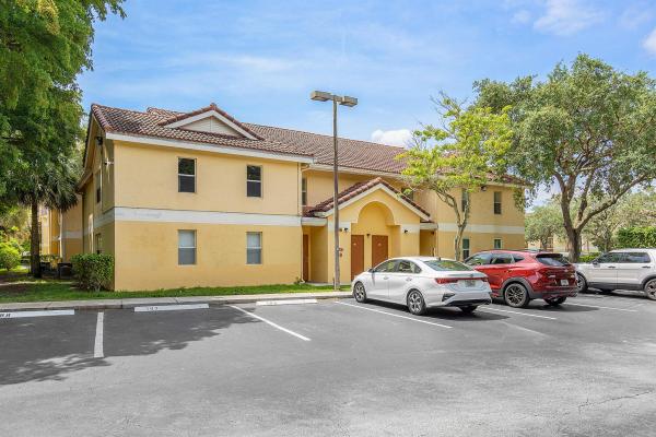 South Palm Place, 7680 Westwood Dr #802, Tamarac, Florida 33321, image 1