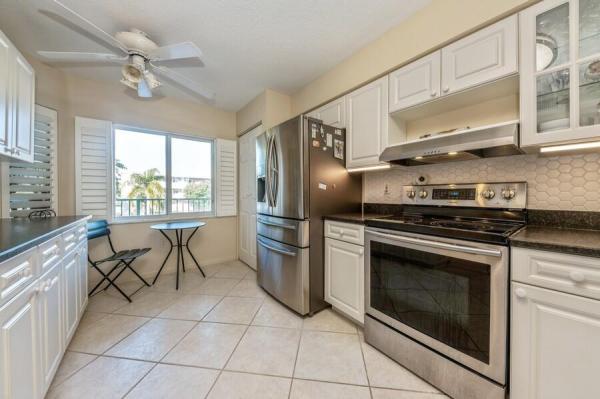 Coral Cove At Coral Lakes, 12529 Imperial Isle Dr #308, Boynton Beach, Florida 33437, image 2