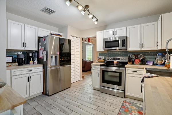 Lyman Village, 550 S Broadway, Lantana, Florida 33462, image 1