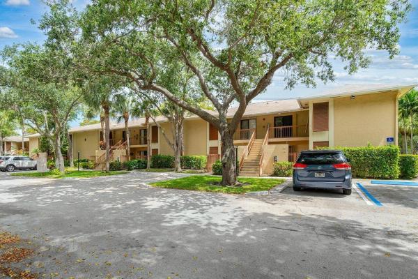 Sanctuary Pines In Boca Raton, 3939 NE 5th Ave #B105, Boca Raton, Florida 33431, image 1