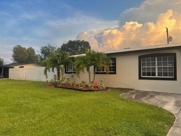 Palm Gardens, 355 Johnston St, Fort Pierce, Florida 34982, image 1