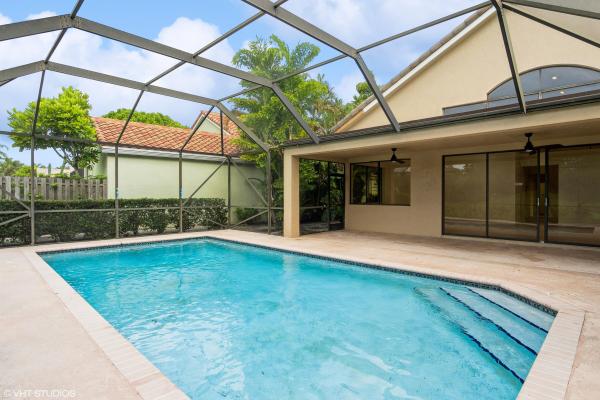 Dover At Wycliffe, 10170 Dover Carriage Ln, Lake Worth, Florida 33449, image 3