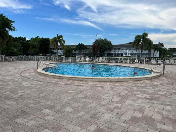 Markham, 279 Markham M, Deerfield Beach, Florida 33442, image 2