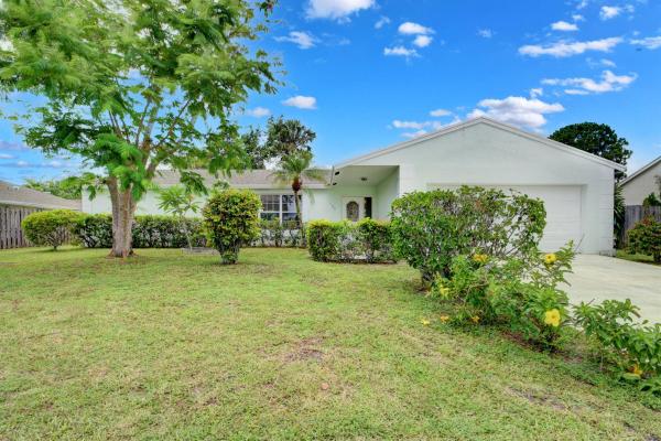 Huntington Woods, 123 Sherwood Dr, Royal Palm Beach, Florida 33411, image 1