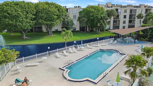 Waterway Club, 300 Waterway Dr #304, Lantana, Florida 33462, image 1