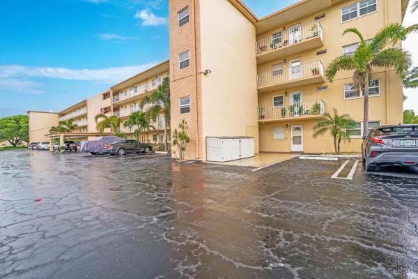 Village Royale Greenview, 2520 NE 1st Ct #405, Boynton Beach, Florida 33435, image 1