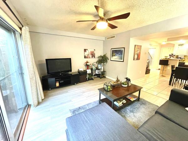 The Racquet Club, 803 W Oakland Park Blvd #A6, Oakland Park, Florida 33311, image 1