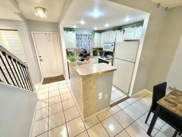 The Racquet Club, 803 W Oakland Park Blvd #A6, Oakland Park, Florida 33311, image 2