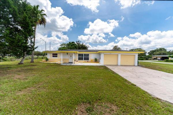 Orange Blossom Estates, 2302 S 19th St, Fort Pierce, Florida 34982, image 1