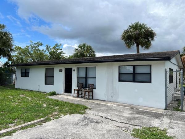 Datura Park South, 1545 S 24th Ct, Riviera Beach, Florida 33404, image 1