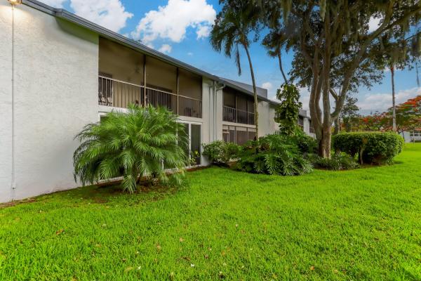 Deauville Village, 14849 Cumberland Dr #1060, Delray Beach, Florida 33446, image 2