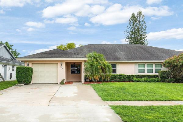 Guilford Villas, 904 Lantern Tree Ln, Wellington, Florida 33414, image 1