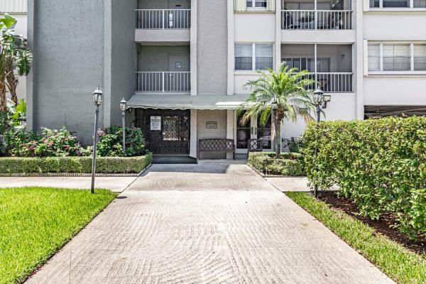 Spencer Place, 505 Spencer Dr #212, West Palm Beach, Florida 33409, image 1