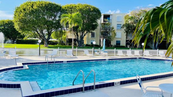 Hidden Harbour Of The Palm Beaches, 890 N Federal Hwy #208, Lantana, Florida 33462, image 1
