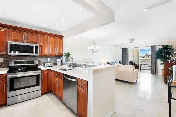Lake Clarke Gardens, 2724 N Garden Dr #402, Lake Worth Beach, Florida 33461, image 1