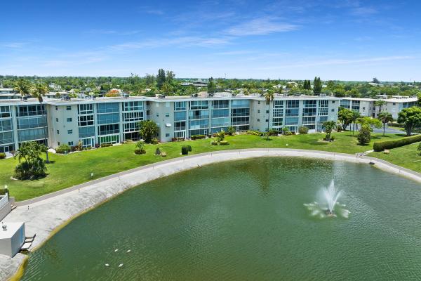 Lake Clarke Gardens, 2724 N Garden Dr N #402, Lake Worth, Florida 33461, image 1