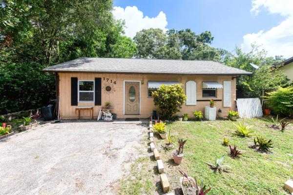 Maravilla Plaza, 1714 Edgevale Rd, Fort Pierce, Florida 34982, image 1