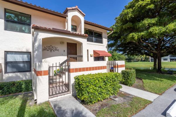 Freedom Square, 312 Freedom Ct, Deerfield Beach, Florida 33442, image 1