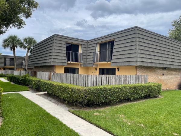 Village Of Sandalwood Lakes, 1309 13th Way, West Palm Beach, Florida 33407, image 2