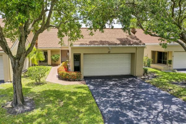 Villas Of Thurston, 47 Balfour Rd E, Palm Beach Gardens, Florida 33418, image 2