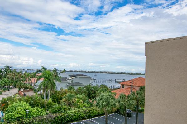 Hidden Harbour Of The Palm Beaches, 896 N Federal Hwy #525, Lantana, Florida 33462, image 2