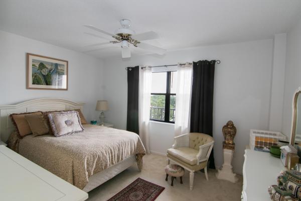 Hidden Harbour Of The Palm Beaches, 896 N Federal Hwy #525, Lantana, Florida 33462, image 1