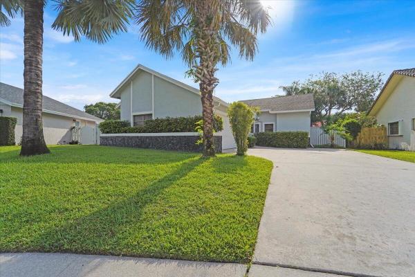 Amberwoods, 21575 Kapok Cir, Boca Raton, Florida 33433, image 1